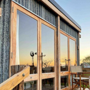 FreeFall Hut, Hastings